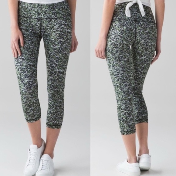 Lululemon x SoulCycle Philadelphia High-Rise Wunder Under Crop Size 6 - Picture 1 of 9